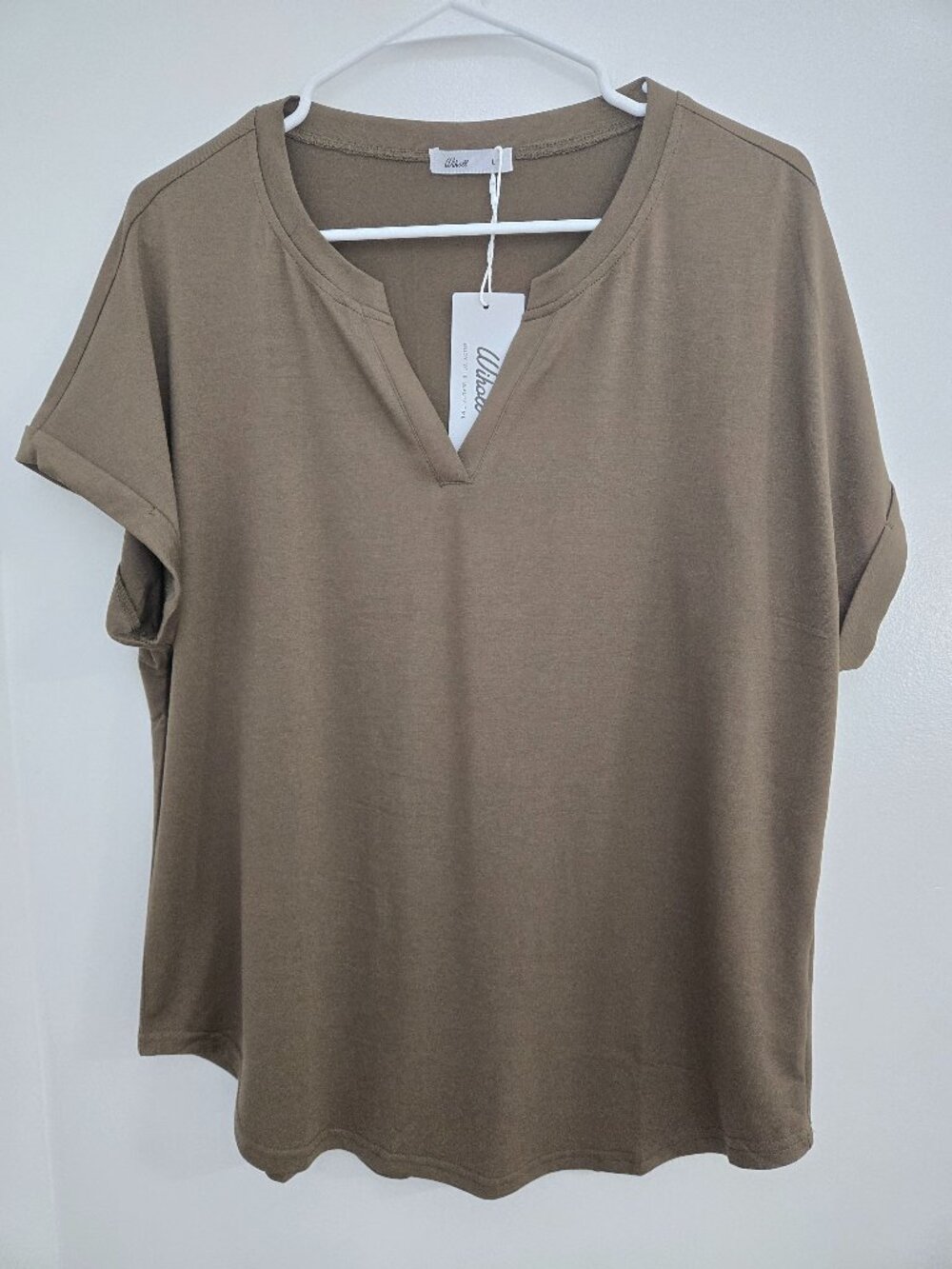 WIHOLL Women’s Army Green V Neck T Shirt Short Sleeve Relaxed Fit Curved Hem-LG